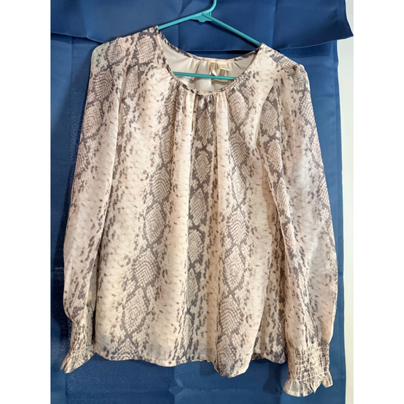 Japna Tops - Women's Japna Blouse S Beige Gray Snake Print Long Sleeve